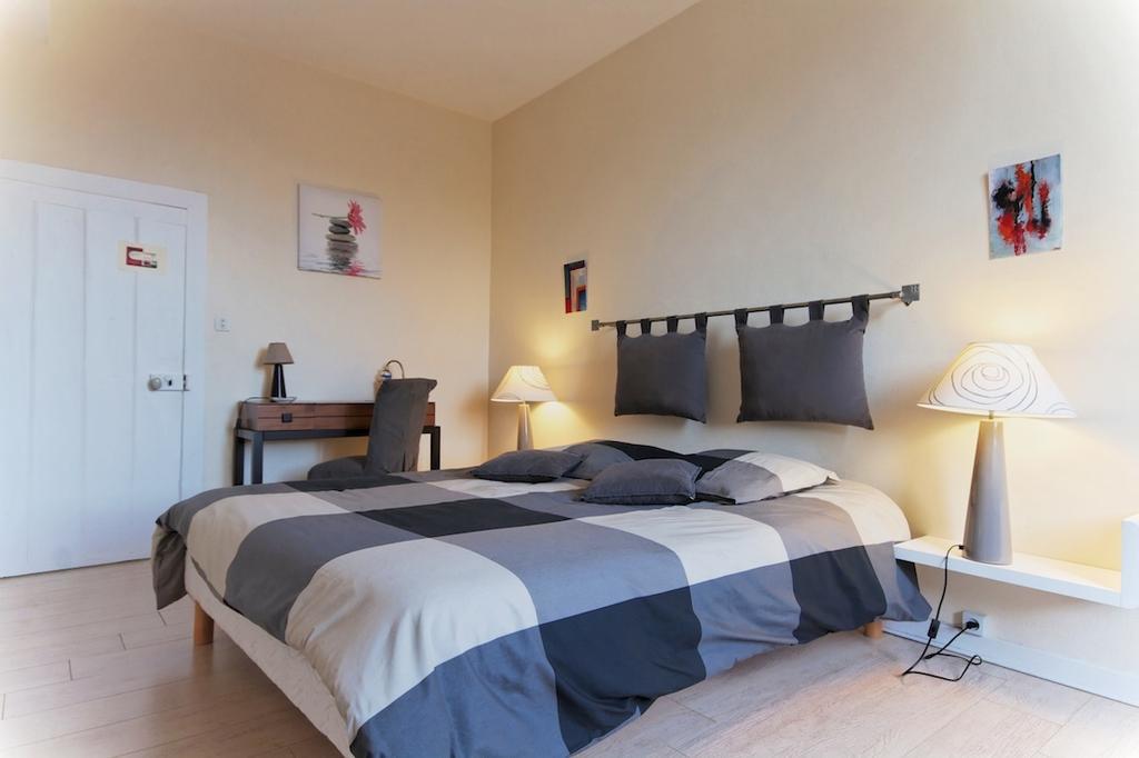 לינה וארוחת בוקר Tours-sur-Marne Comme A La Maison חדר תמונה